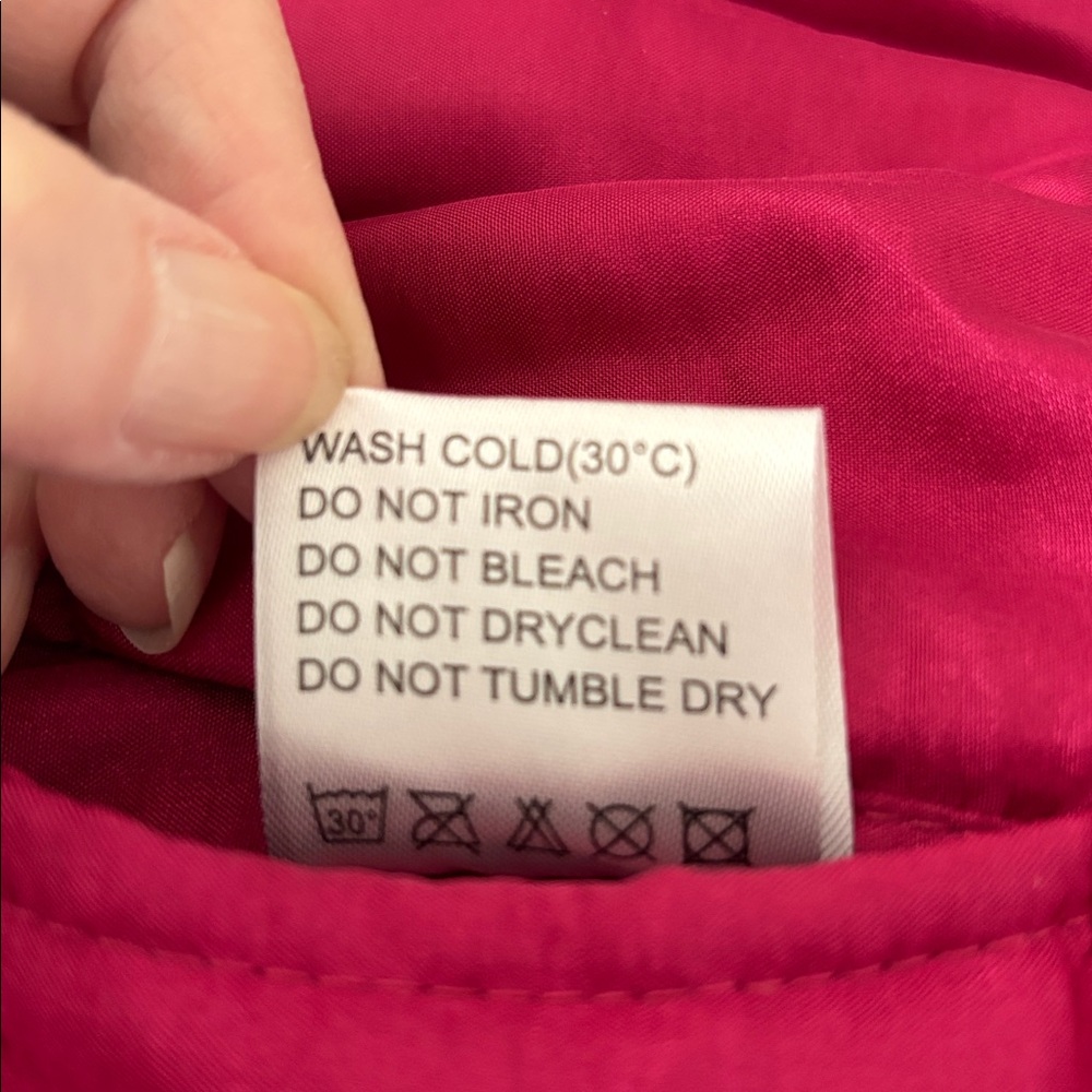 Cowgirl Tuff camo Never Give Up vest. M. Hot pink accents and lining. Preloved - Picture 12 of 12